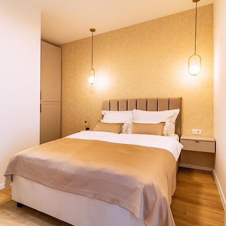 Luxury 2 Bedroom-2 Bathroom Apartment & Studio App With Rooftop Terrace Спліт Екстер'єр фото