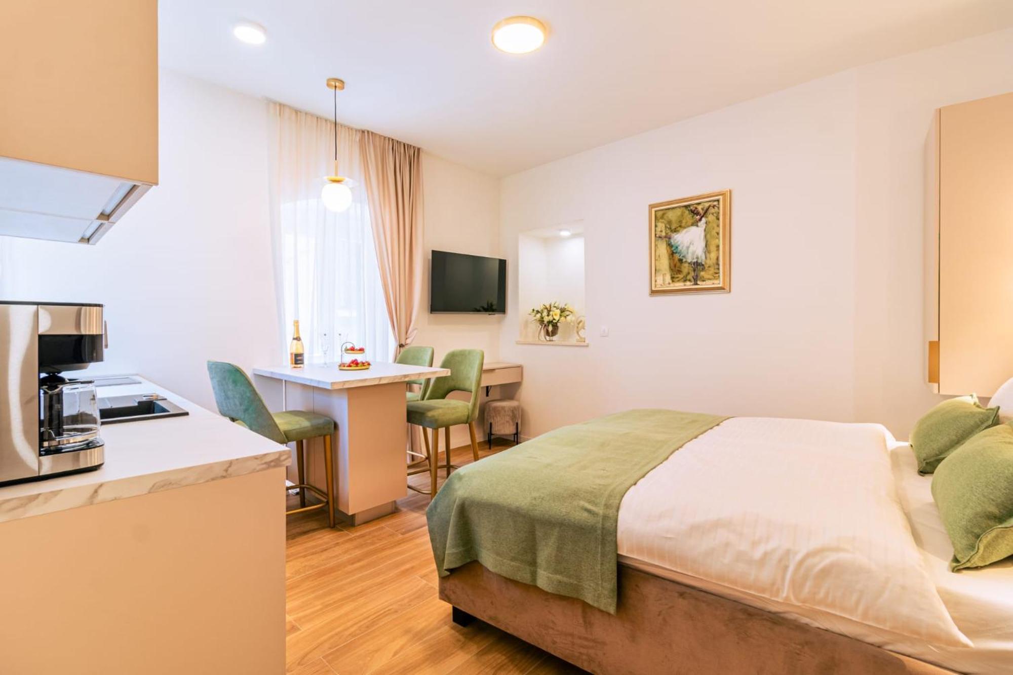 Luxury 2 Bedroom-2 Bathroom Apartment & Studio App With Rooftop Terrace Спліт Екстер'єр фото