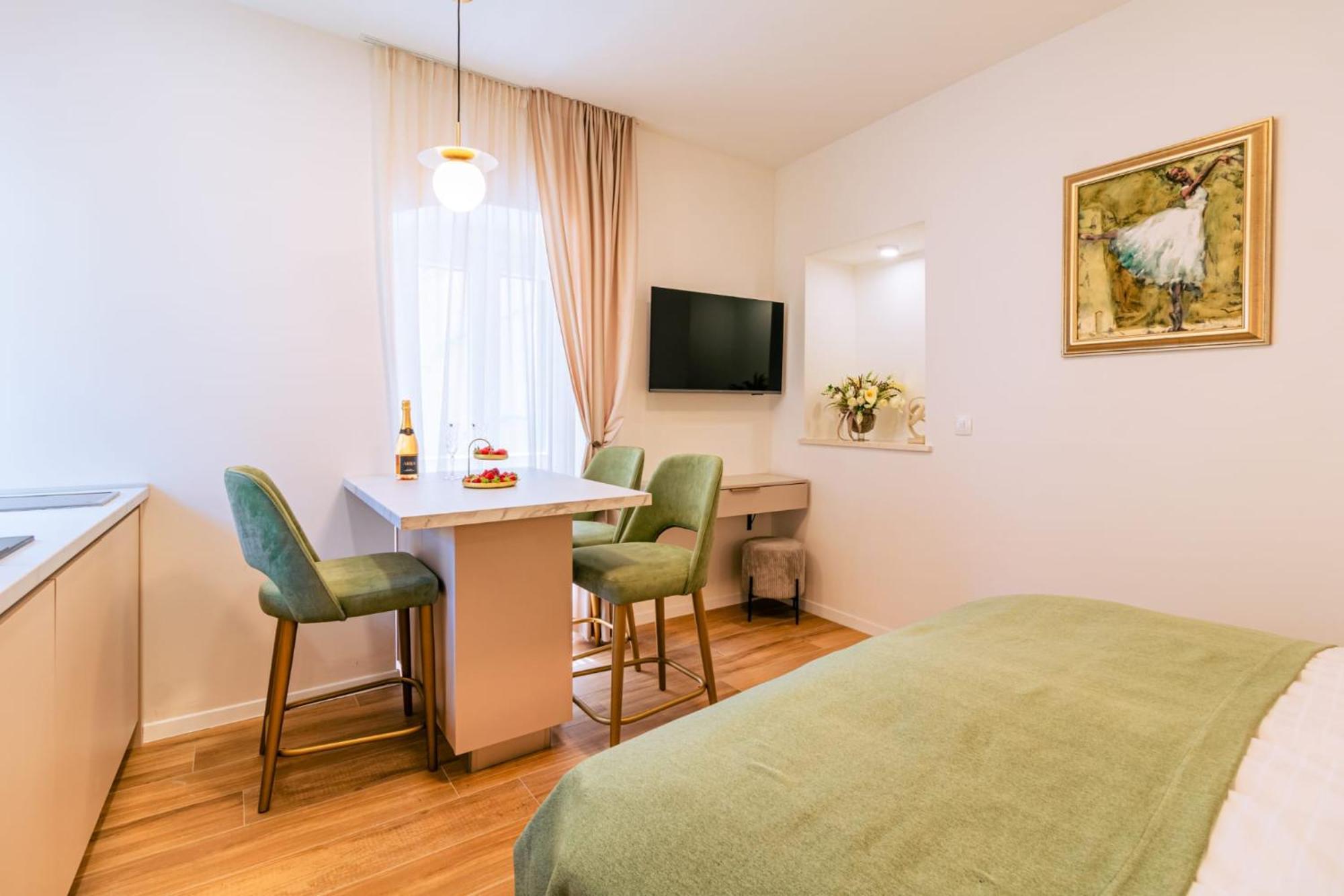 Luxury 2 Bedroom-2 Bathroom Apartment & Studio App With Rooftop Terrace Спліт Екстер'єр фото