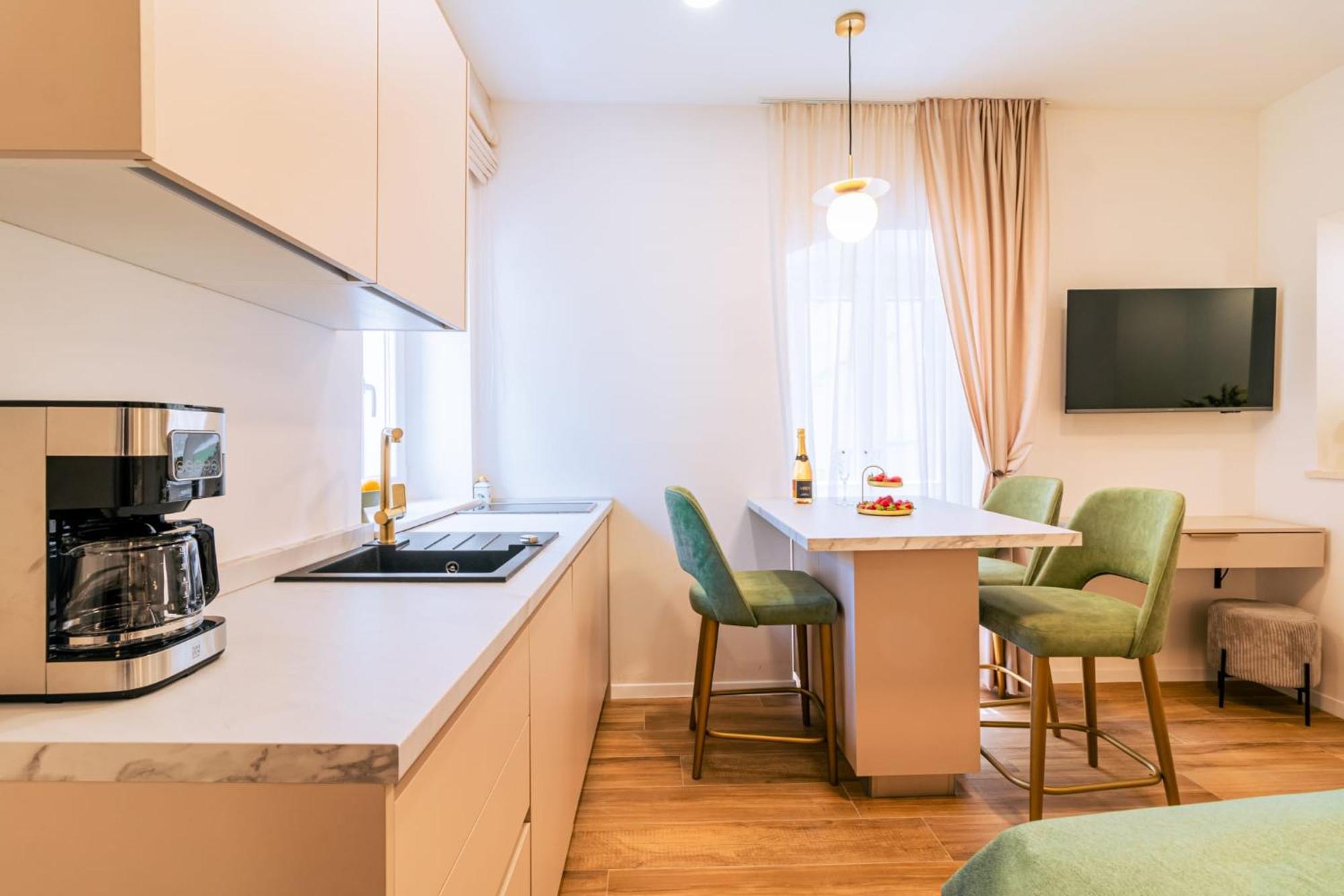 Luxury 2 Bedroom-2 Bathroom Apartment & Studio App With Rooftop Terrace Спліт Екстер'єр фото