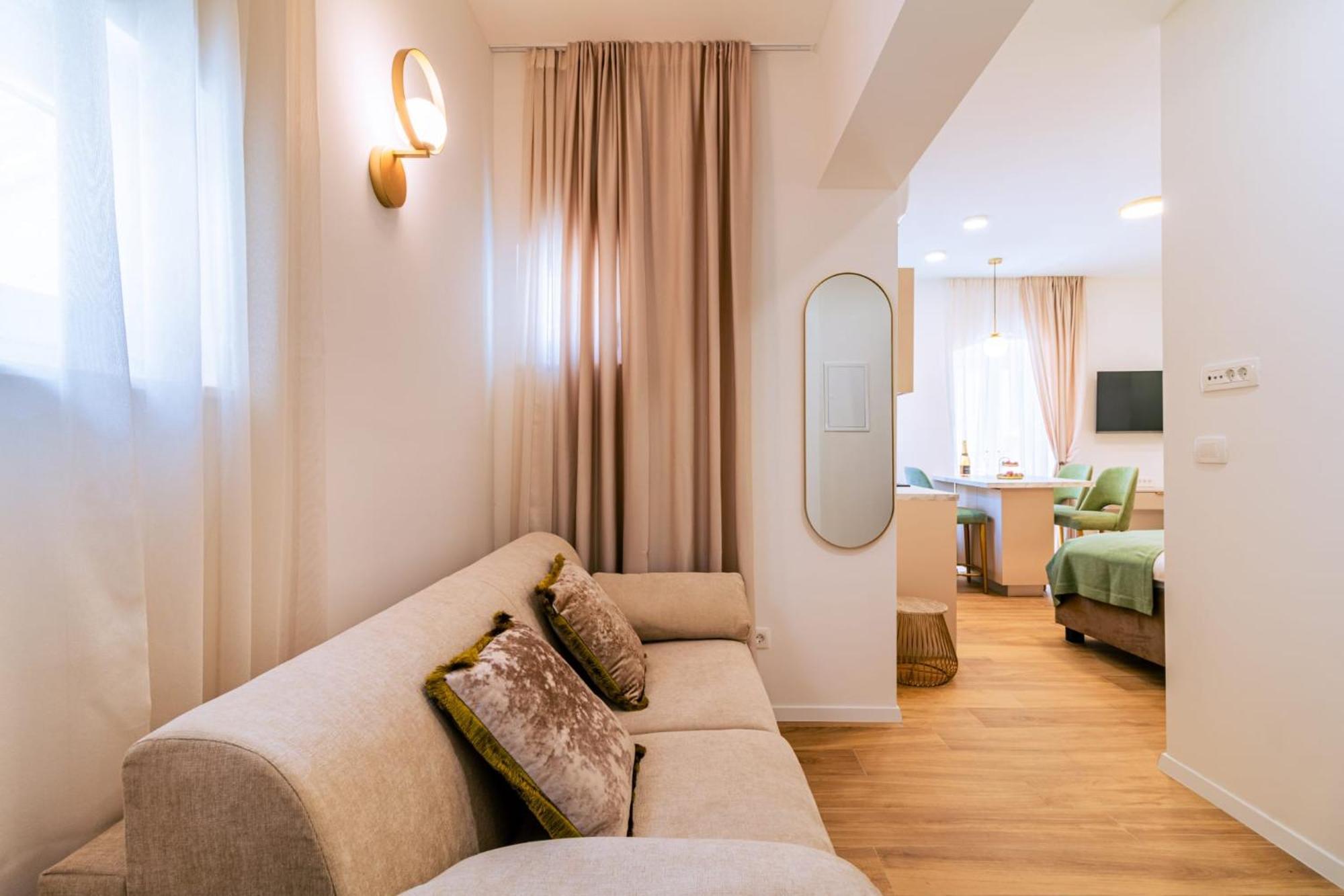 Luxury 2 Bedroom-2 Bathroom Apartment & Studio App With Rooftop Terrace Спліт Екстер'єр фото