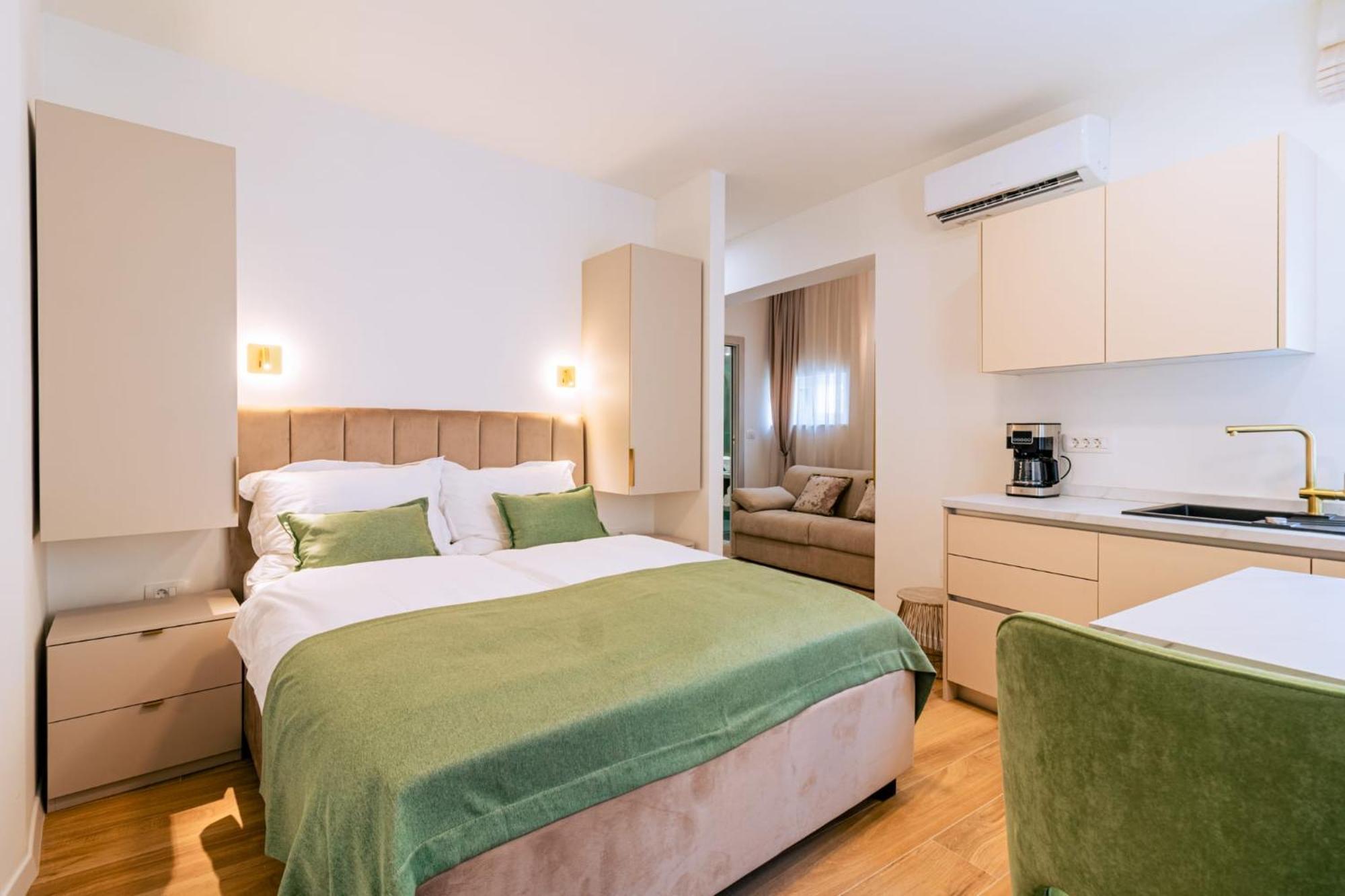 Luxury 2 Bedroom-2 Bathroom Apartment & Studio App With Rooftop Terrace Спліт Екстер'єр фото
